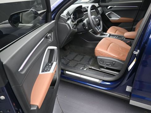 Used 2023 Audi Q3 2.0T Premium Plus w/ Premium Plus Package image 10