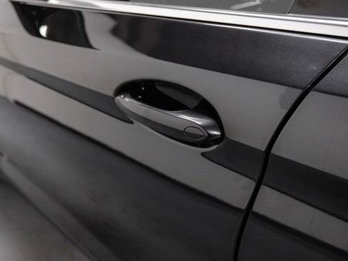 Used 2022 BMW 530e w/ Premium Package image 40