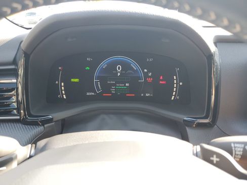 Used 2025 Toyota Camry SE w/ Convenience Package FWD image 23