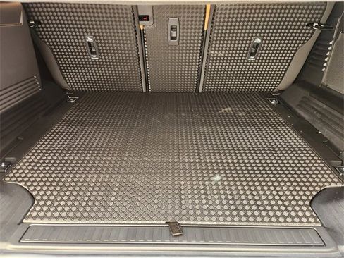 New 2026 Land Rover Defender 110 S image 22