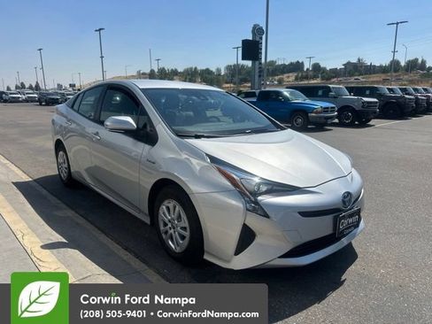 Used 2017 Toyota Prius Two w/ Carpet Mat Package FWD image 1