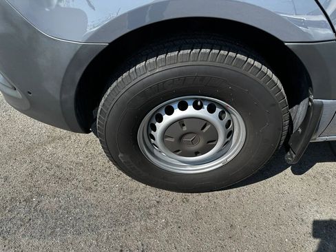 Used 2022 Mercedes-Benz Sprinter 2500 image 28