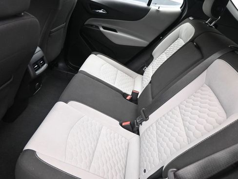 Used 2018 Chevrolet Equinox LS image 5