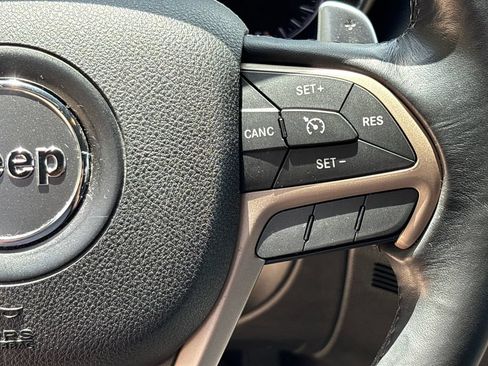 Used 2016 Jeep Grand Cherokee Laredo w/ Quick Order Package 23E RWD image 20