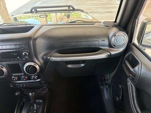 Used 2015 Jeep Wrangler Unlimited Sport AWD/4WD image 13