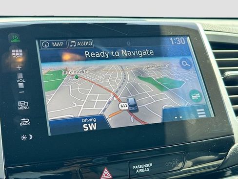 Used 2016 Honda Pilot Touring image 18