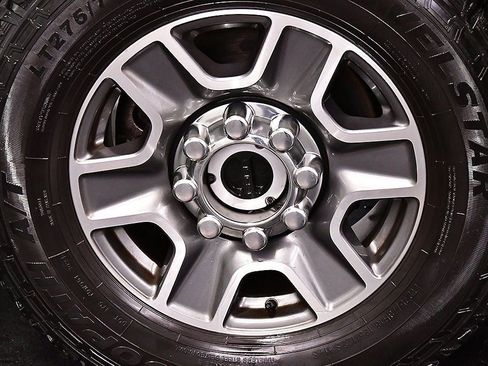 Used 2024 Ford F250 Lariat image 11