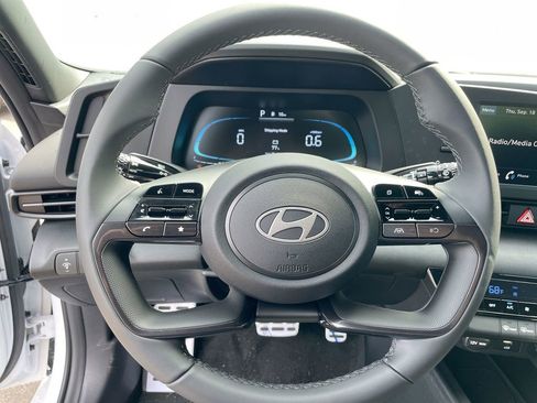 Used 2025 Hyundai Elantra Sport image 40