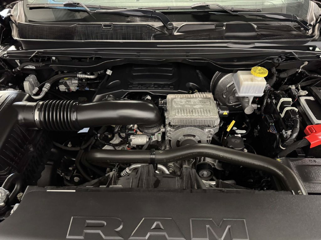 Used 2023 RAM 1500 Laramie AWD/4WD image 29
