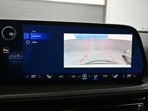 New 2026 Chevrolet Traverse LT image 19