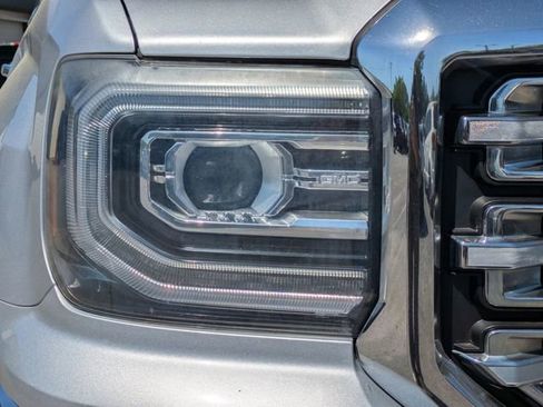 Used 2018 GMC Sierra 1500 SLT image 10