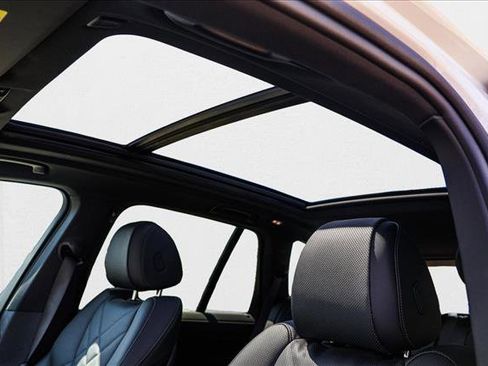 New 2026 BMW X5 xDrive50e w/ M Sport Package image 11