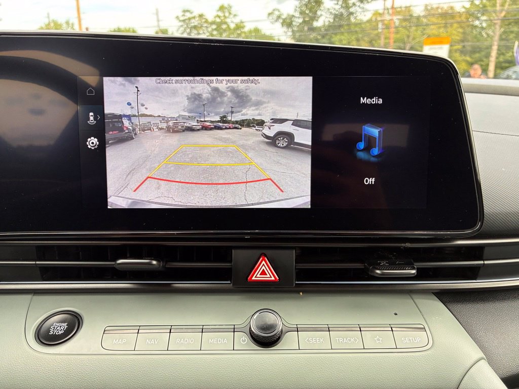 Used 2025 Hyundai Elantra Limited w/ Cargo Package FWD image 35