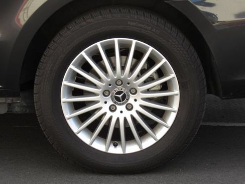 Used 2023 Mercedes-Benz Metris Passenger image 35