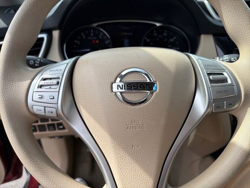 Used 2015 Nissan Rogue S image 9