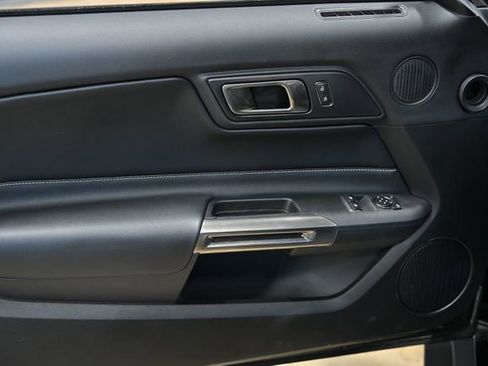 Used 2020 Ford Mustang Shelby GT500 w/ Carbon Fibre Track Pack image 25