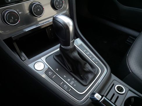 Used 2017 Volkswagen Golf Alltrack SE image 24