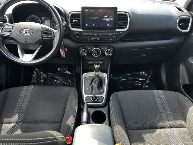 Used 2022 Hyundai Venue SEL FWD image 16