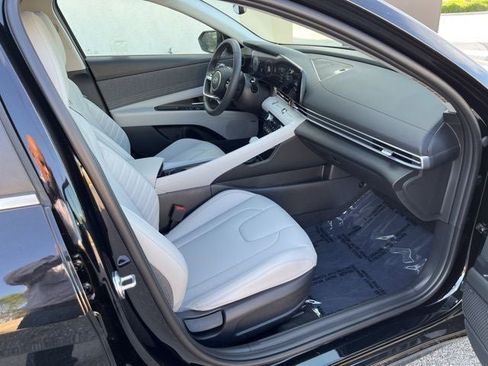New 2026 Hyundai Elantra Limited image 33