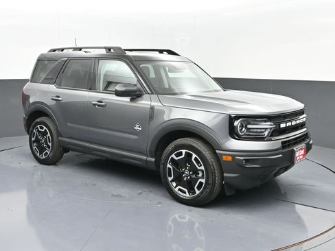 Used 2024 Ford Bronco Sport Outer Banks image 2