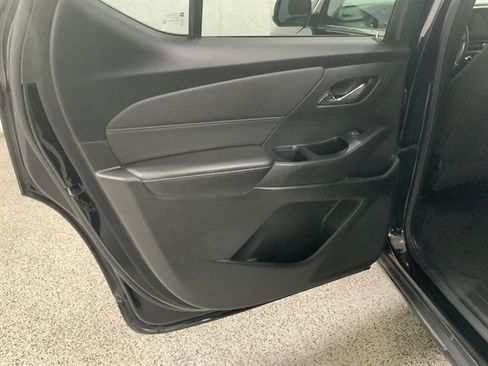 Used 2023 Chevrolet Traverse LT AWD/4WD image 17
