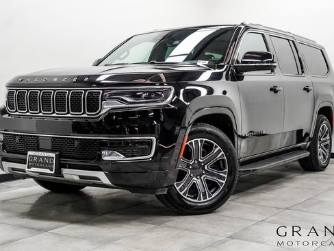 Used 2024 Jeep Wagoneer L Series II w/ Flexible Seating Group image 1