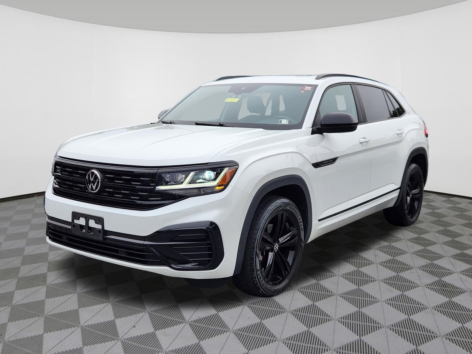 Certified 2023 Volkswagen Atlas Cross Sport SEL R-Line AWD/4WD image 2