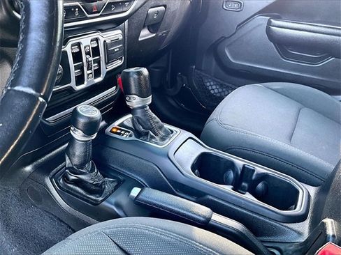 Used 2018 Jeep Wrangler Unlimited Sport S image 19