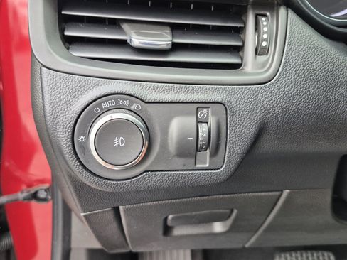 Used 2020 Buick Envision Essence FWD image 29