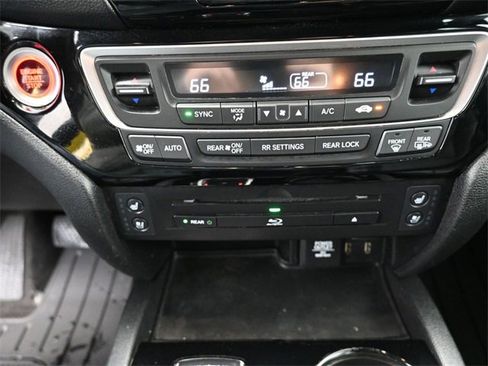 Used 2018 Honda Pilot Elite image 31