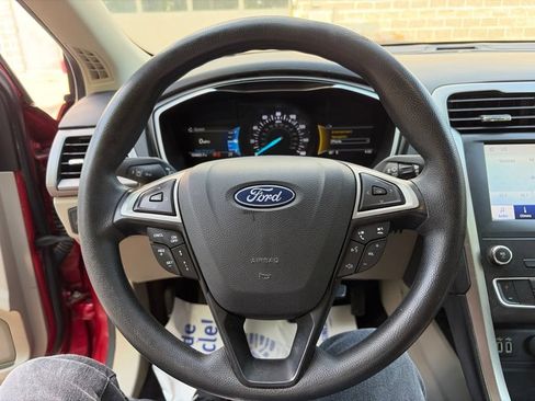 Used 2020 Ford Fusion SE FWD image 8