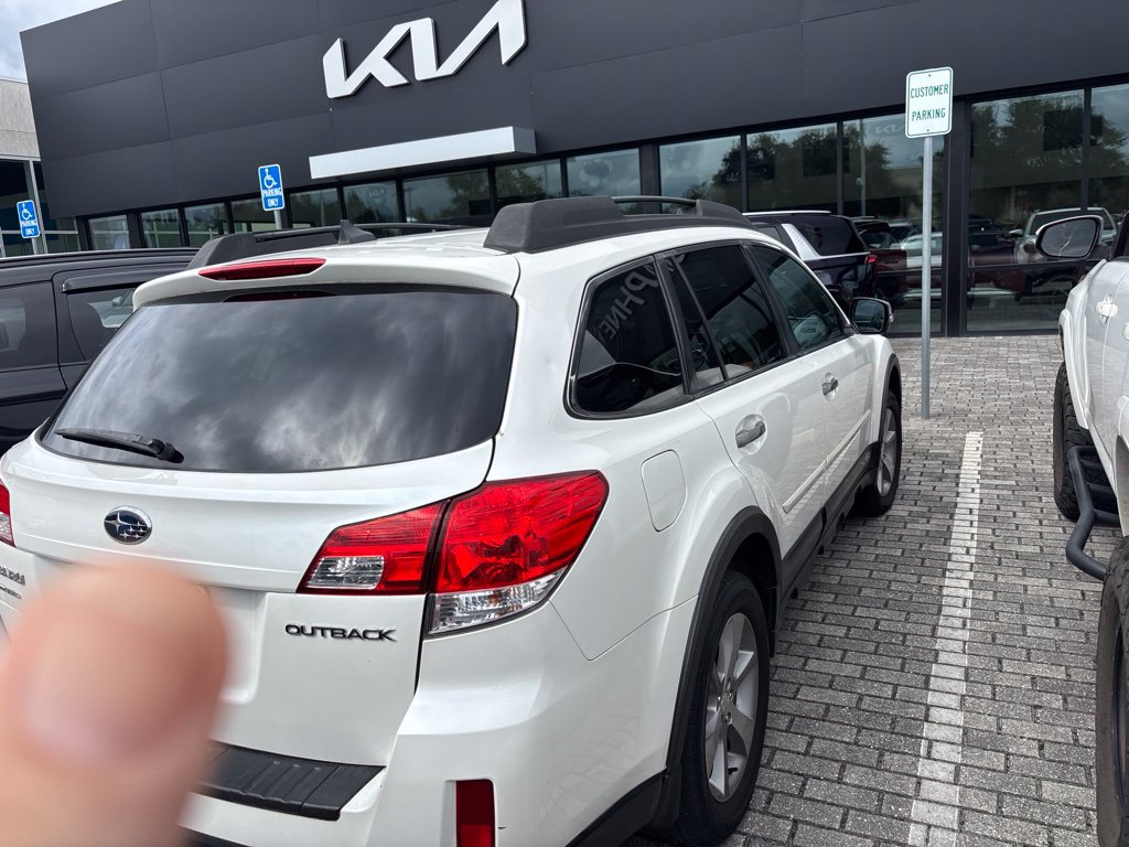 Used 2014 Subaru Outback 2.5i Limited AWD/4WD image 7