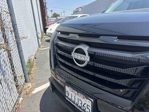 Certified 2024 Nissan Pathfinder SV w/ Black Appearance Package FWD image 1