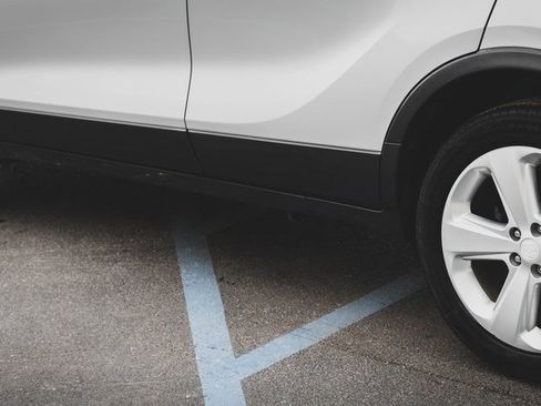 Used 2015 Buick Encore Convenience image 17