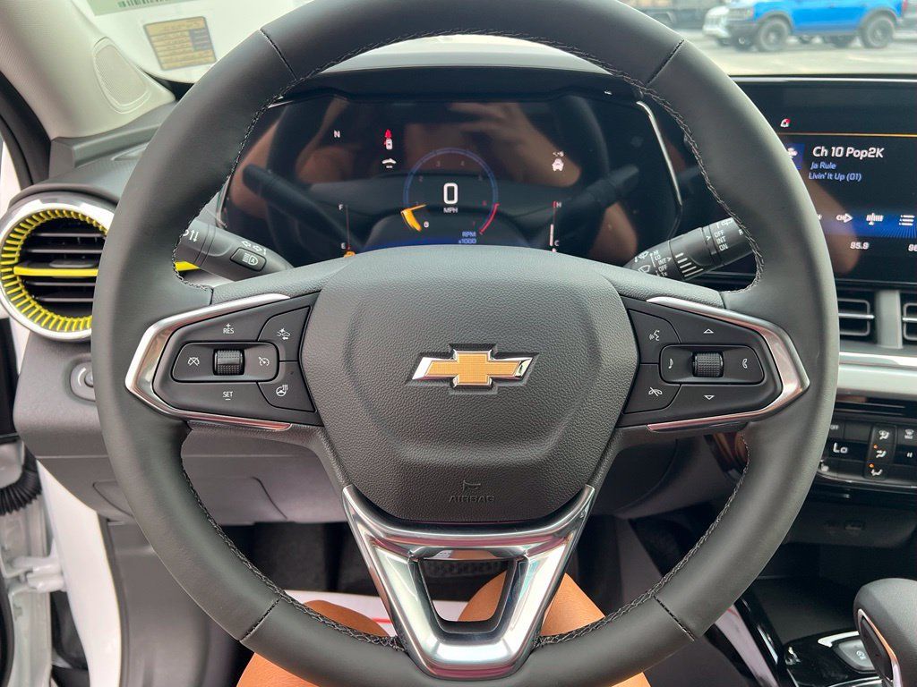New 2026 Chevrolet Trax LT w/ Driver Confidence Package FWD image 14