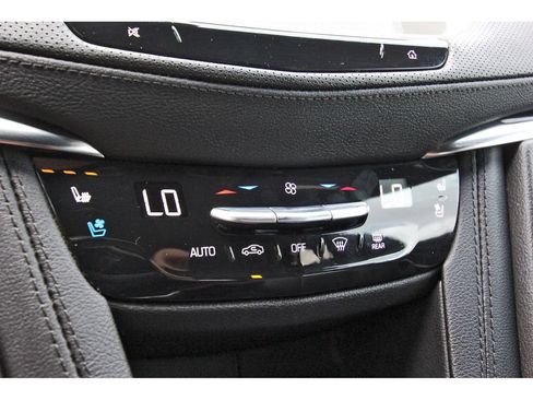 Used 2022 Cadillac XT5 Premium Luxury FWD image 23
