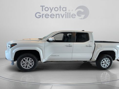 Used 2025 Toyota Tacoma SR5 RWD image 2