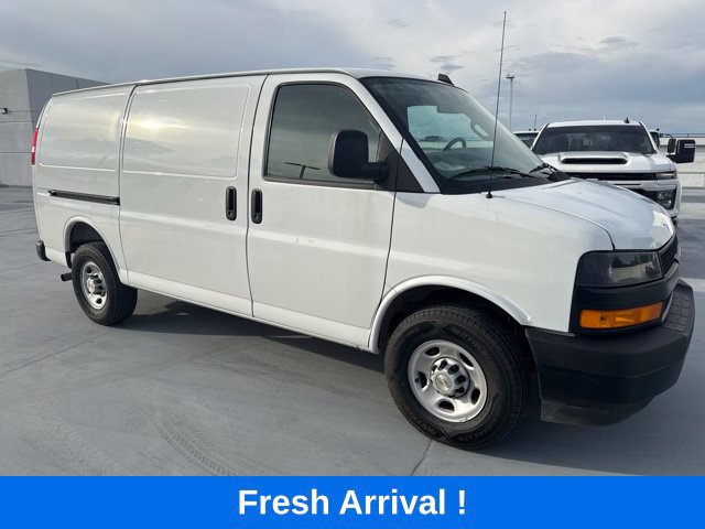 Used 2025 Chevrolet Express 2500 w/ Driver Convenience Package RWD image 11