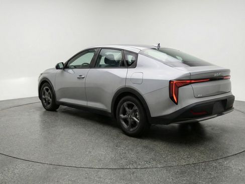 Used 2025 Kia K4 LXS image 6