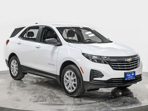Used 2023 Chevrolet Equinox LS w/ LS Convenience Package image 11
