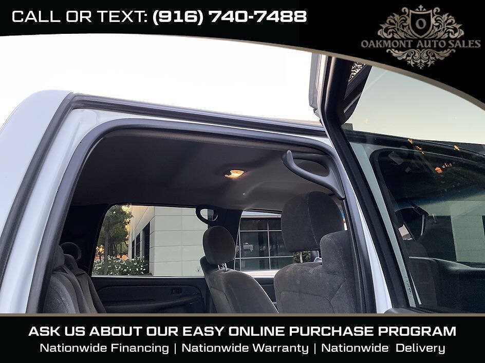 Used 2005 Chevrolet Silverado 3500 LS AWD/4WD image 18