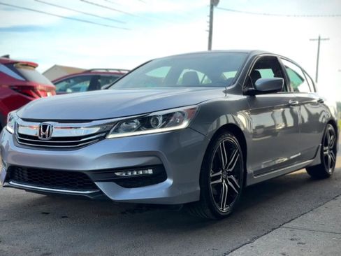 Used 2017 Honda Accord Sport image 5