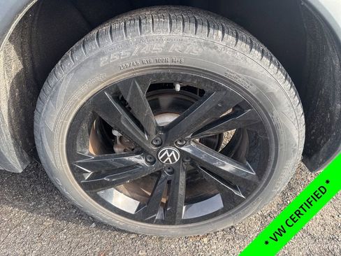 Certified 2023 Volkswagen Tiguan SE R-Line image 12