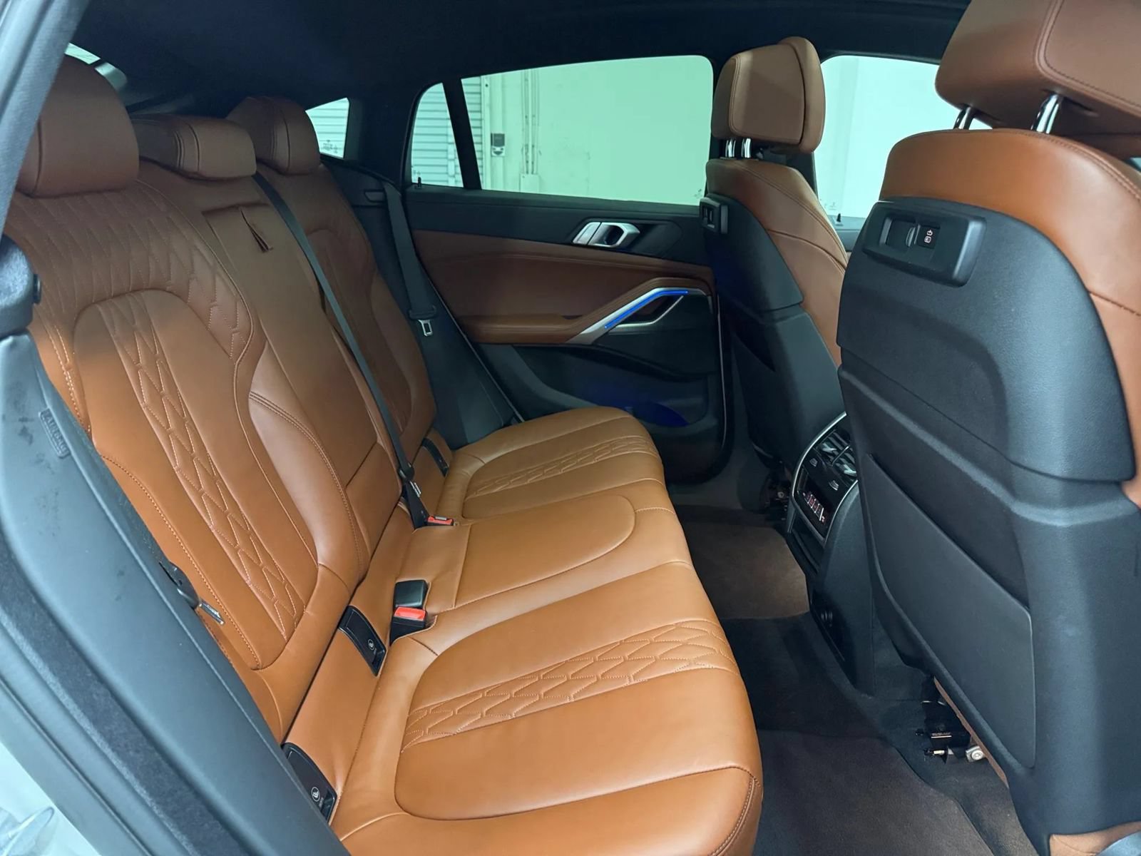 Used 2023 BMW X6 xDrive40i w/ M Sport Package AWD/4WD image 17