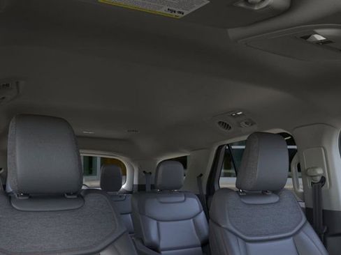 Used 2026 Ford Explorer Active w/ Active Comfort Package image 22