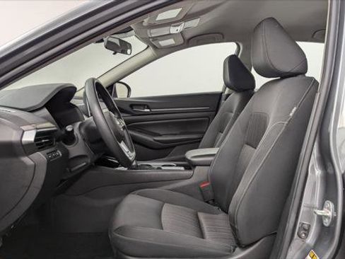 Used 2024 Nissan Altima 2.5 SV image 14