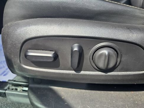 Used 2017 GMC Acadia SLT FWD image 19