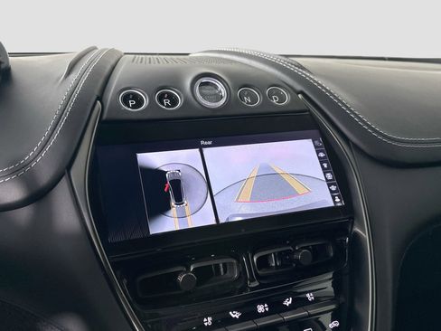 Used 2021 Aston Martin DBX image 13