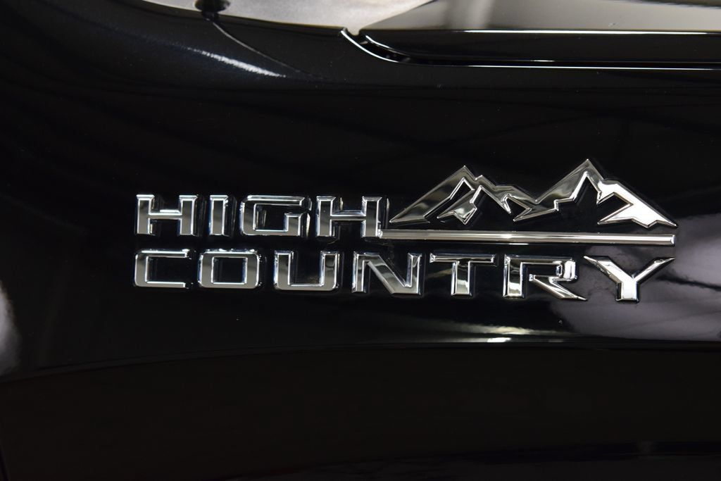 Used 2023 Chevrolet Silverado 1500 High Country w/ High Country Premium Package AWD/4WD image 17