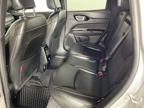 Used 2025 Jeep Compass Trailhawk AWD/4WD image 19